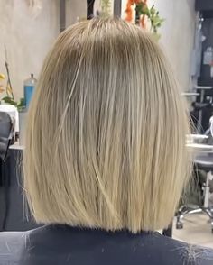 Medium Length Haircut Bob, Fringe Bob Haircut, Stylish Short Hair, Blonde Hair Shades, Long Bob Haircuts, Shoulder Length Hair Cuts, Chic Hairstyles, Hair Makeover, Short Hair With Layers