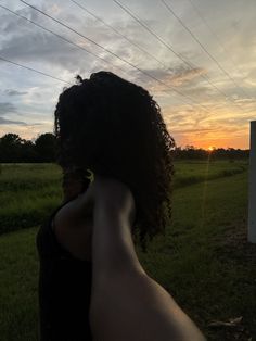 Rose Weasley, Beautiful Curly Hair, Black Femininity, Aesthetic Pics, Pretty Selfies, Divine Feminine, Black Is Beautiful, Black Aesthetic, Summer Aesthetic