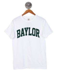 Show your Baylor pride in this tee! Baylor Shirt, Baylor Outfits, Baylor University, Baylor Bear, Girls Tees, The Prestige, Short Sleeve Shirt, Short Sleeve Tee, Shopping Outfit