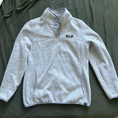 L.L Bean. Light Grey Fleece Sweater. M Reg Size. Brand New Condition. Winter Long Sleeve Top For Hiking, Winter Hiking Tops With Pockets, Winter Hiking Long Sleeve Top, Casual Gray Fleece Jacket For Cold Weather, Cozy Long Sleeve Outerwear For Outdoor Activities, Cozy Long Sleeve Outerwear For Outdoor, Long Sleeve Fleece Jacket With Fleece Lining For Hiking, Cozy Gray Long Sleeve Fleece Jacket, Winter Fleece Jacket For Hiking With Long Sleeves