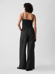 Linen-Cotton Cargo Jumpsuit | Gap Germany Outfits, Cargo Jumpsuit, Cotton Jumpsuit, Light Texture, Soft Hand, Petite Size, Tie Belt, Square Neckline, Smocking