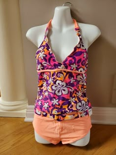 NEW Breaking Waves Girls Hibiscus Tropical 2PC Set Swimsuit Tankini Top Size 16. From smoke and pets free home. Hibiscus Swimsuit, Tropical Clothes, Tropical 2000s, 2000s Stuff, Luau Outfits, Swimsuit Tankini, Breaking Waves, Throwing Fits, Tropical Outfit