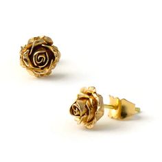 Gold Rose Earrings, Rose Earrings, Gold Jewelry Beautiful handcrafted rose earrings, add a touch of elegance to any outfit. They would make a perfect anniversary gift. * Material: 18ct Rose or Yellow eco-gold * Size of Rose: Approx. 0.8cm (0.3in) diameter * Finish: Choose from: * 18ct rose and yellow gold * 9ct rose and yellow gold * Earring Type: Stud Earrings with butterfly back * Ready to Ship in 10 business day * Made in the United Kingdom Please allow for slight variations in size as these Gold Rose Earrings, Large Stud Earrings, Butterfly Earrings Gold, Stud Earrings Unique, Rose Stud Earrings, Gold Earrings For Women, Bride Earrings, Jewelry Dainty, Dresses Indian