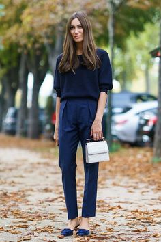 French Girl Outfits, Navy Blue Outfit, Style Parisienne, Cool Winter, Monochromatic Outfit, Navy Outfit, Monochrome Outfit, Moda Chic, Paris Fashion Week Street Style