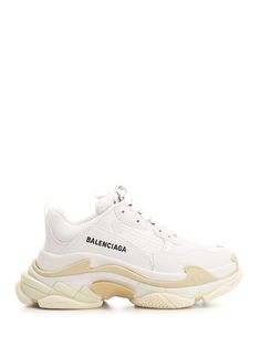 White "Triple S" sneakers with cream rubber sole from Balenciaga Balacengia Shoes, Sneakers White Women, Turkey Shopping, Balenciaga Triple S Sneakers, Balenciaga Sneakers, Sneakers For Women, Balenciaga Triple S, Bagpack, Sneakers White