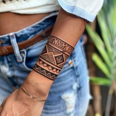 Hand- band tattoo ideas Forearm Cuff Tattoo, Cuff Tattoo Wrist, Women Tattoo Sketch, Band Tattoo For Women, His And Hers Tattoos, Band Tattoo Ideas, Arm Cuff Tattoo, Polynesian Tattoos Women