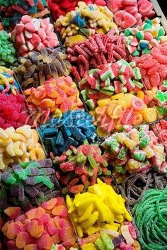 @ItsFoodPornSour Candys://t.co/ILUXX42SxO La Boqueria Barcelona, Unicorn Food, La Boqueria, Food Wallpaper, Sour Candy, Candy Girl, Candy Store