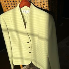 Women’s Tahari Jacket Size 8 Arthur S. Levine Mint Green Brand New Elegant Yellow Spring Outerwear, Green Brands, Mint Green, Blazer Suit, Coats For Women, Suit Jacket, Jackets For Women, Jackets & Coats, Brand New