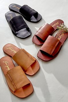 The options are endless with these worn leather slides. **Features:** Slip-on style, flat sole, worn leather fabrication, square toe detail**Why We <3 It:** Slip these on for a beach trip or with a sundress for an easy dinner outfit.**Please Note:** If you are between sizes, we suggest sizing up. Brown Sandals Outfit, Flat Sandals Outfit, Sandals Outfit Summer, Free People Sandals, French Shoes, Sandals Strappy, Classy Shoes