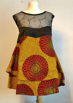 Beautiful Ankara tunic with beautiful design. Very unique from IshquDesign All sizes are available, 2 different colours Ankara Jackets, Style Africain, Ankara Skirt, Printed Tunic Tops, Top Plus Size, African Style, Print Tunic, Womens Tunics, African Dress