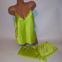 Victoria Secret Lingerie Camisole Set Xl Tank Top & Shorts Chartreuse Solid Lace Back Luxe Collection Sleepwear New With Tags *Bundle To Save Chavonne11 021324 Green Sleeveless Sleep Sets, Sleeveless Green Sleep Sets, Green Sleeveless Sleep Camisole, Green Camisole Sleepwear For Pajama Party, Green Summer Sleepwear For Night, Green Camisole For Bedtime, Victoria's Secret Sleeveless Night Camisole, Green Camisole For Summer, Victoria's Secret Summer Sleep Set