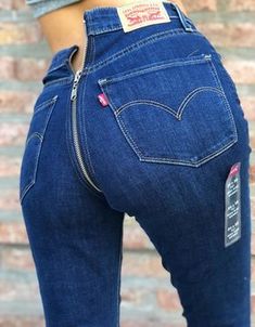 Levi Jeans Outfit, Levis Jean, Blue Jean Outfits, Zippers Fashion, Zipper Jeans, Denim Wear, Foto Poses, Hot Jeans