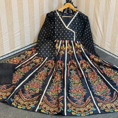 *Sami Fancy Block Printed Frock 2pc* Stuff: Kataan Silk Size: Large Chest: 22 Length: 48-50 Flair: 72 If You Have Any Questions Feel Free To Ask. Offer Also Works Elegant Party Dupatta With Printed Motifs, Party Anarkali Set With Printed Motifs In Traditional Drape, Black Dabka Kurta For Party, Floor-length Printed Sets For Party, Black Bollywood Lawn Suit For Festive Occasions, Floor-length Printed Party Sets, Traditional Party Sets With Printed Motifs, Traditional Party Wear With Printed Motifs, Bollywood Style Party Dupatta With Printed Motifs