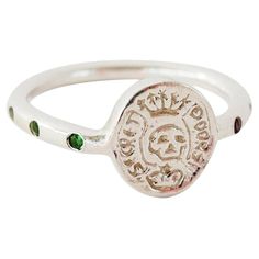 Crest Signet Ring Sterling Silver Emerald Ruby Skull J Dauphin J DAUPHIN signature piece " Secret Doors" with 6 Emeralds Hand made in Los Angeles Inspired by Memento Mori, medieval Latin Christian theory and practice of reflection on mortality. Which in Latin means "remember that you have to die", it symbolize the vanity of early life and the nature of all early goods and pursuit that are just temporary. Memento more has been a discipline of perfecting the character by cultivating detachment and Mori Style, Diamond Skull, Ancient Jewellery, Diamond Signet Ring, Diamond Fashion Rings, Vintage Style Rings, Diamond Brooch, Skull Ring, Memento Mori