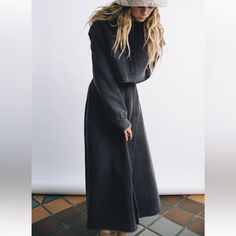 Bloggers Favorite Zara Relaxed Fit Maxi Skirt For Fall, Zara Maxi Skirt For Fall, Zara Long Skirt For Winter, Zara Long Winter Skirt, Relaxed Gray Skirt For Winter, Gray Maxi Skirt For Winter, Casual Gray Winter Skirt, Chic Gray Winter Skirt, Gray Long Skirt For Winter