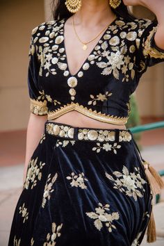 Black Velvet Lehenga with choli blouse & gold Sequins embroidery Velvet Choli Designs Lehenga, Black Velvet Lehenga, Velvet Blouse Designs Indian, Black Choli, Velvet Lengha, Velvet Blouse Design, Lengha Blouse Designs, Choli Blouse Design, Choli Design