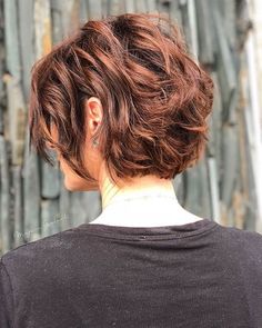 Copper Brown Bob, Copper Brunette Hair, Copper Brunette, Brunette Hair Color Ideas, Brown Bob, Beautiful Haircuts, Copper Brown