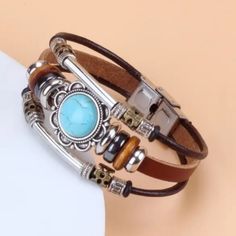 Southwestern Style Bracelet New Turquoise Stone Bracelet, Boho Style Bracelets, Turquoise Decor, Layered Bracelet, Buckle Bracelet, Layered Bracelets, Bead Leather, Leather Wrap Bracelet, Estilo Retro