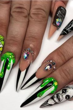 Horror Nails, Halloween Acrylic Nails, Beetle Juice, October Nails, Cute Nails For Fall, New Nail Designs, Halloween Nail Designs, Halloween Nail, Halloween Nail Art