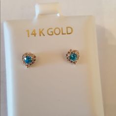 Beautiful 14k Gold Screw Back Earrings Heart Shape. Looks Amazing Earrings Heart, Screw Back Earrings, Heart Shape, Blue Gold, Screw, Heart Shapes, Color Blue, Jewelry Earrings, Womens Sizes