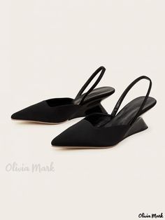 Olivia Mark - Chic Pointed Toe Wedge Sandals for Women with a Minimalist Design Square Toe Sandals, Sandals For Women, Chic Woman, Olivia Mark, Types Of Shoes, Wedge Heels, Wedge Sandals, Minimalist Design, Stiletto Heels