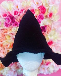 Simple Crochet witch hat that can be worn anytime . Crochet Witch Hat, Crochet Witch, Art Crochet, Simple Crochet, San Pablo, Crochet Simple, Crochet Art, Witch Hat, Easy Crochet