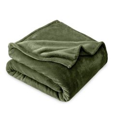 Wrap yourself in our expertly crafted microplush king size bed blanket. Made with microplush flannel fleece to provide a velvety fuzzy blanket so you can lounge in luxury and comfort. Perfect to use when on the couch, on your bed, at the movies, at the beach, during a picnic, camping, and much more! Not only is the fleece blanket extremely soft to the touch, it is also anti-pilling, resists shedding, is wrinkle free and hypoallergenic, great for those prone to allergies and asthma. Our microplus Green Blanket, Fuzzy Blanket, Queen Blanket, Cozy Accessories, Microfiber Blanket, Green Bedding, Bed Throw Blanket, Lightweight Blanket, Cozy Flannel