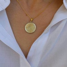 Ancient Greek Phaistos Disc Necklace made of high-quality 14k Solid Gold chain. Minimal jewelry for both everyday or special looks. Ideal for anniversary gift! Message me for any inquiries or to learn about the symbolism of the pendant. Also available in White or Rose Solid Gold options. Length approx. 17 inches / 43 cm You may choose gift wrapping at checkout, if you wish! If you need it sooner, select expedited shipping at checkout and leave us a note with the wishing date! ★ Read our policies Phaistos Disc, Greek Coin Pendant, Ancient Greek Coin, Grece Antique, Delicate Pendant, Floating Necklace, Greek Coins, Solid Gold Necklace, Solid Gold Chains