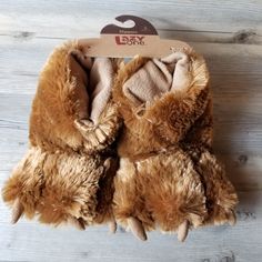 Lazy One Brown Bear Paw Slippers Size S (9-11) New With Tag Bear Paw Slippers, Fox Slippers, Bearpaw Slippers, Dinosaur Slippers, Paw Slippers, Slippers Kids, Bear Slippers, Toddler Slippers, Lion Paw