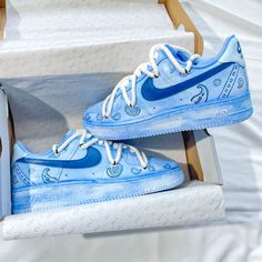 Leave an indelible mark on your kicks with this custom Blue Bandana Air Force 1. With a dynamic pattern and vibrance, you'll step out in style and take the risk of being truly unique. Dare to be bold! 🤠 Exactly as shown in the pictures. 📷 Brand New & Authentic. 💯 Hand Painted with attention to detail. 👨‍🎨 Waterproof and Flexible. ❤️ Unisex model. Please refer to the Size Chart. 👟👫 Free Worldwide Shipping. ✈️🌍 Blue Custom Sneakers For Streetwear, Custom Blue Sneakers For Streetwear, Custom Blue Low-top Sneakers, Blue Low-top Custom Sneakers, Custom Blue Sneakers, Blue Custom Sneakers With Speckled Midsole For Sports, Custom Blue Sneakers For Sports, Custom Blue Sports Sneakers, Blue Custom Sneakers With Rubber Sole