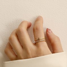 Color: 14K Gold Size: Adjustable Opening Fashion Element: Circle, Ring, Line Style: Simple Pointer Finger Ring, Finger Design, Index Finger Rings, Cold Style, Fingers Design, Index Finger, Niche Design, Circle Ring, Finger Rings