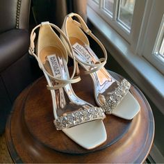 New Badgley Mischka Women's Wedding Bridal Pumps Shoes Ivory White Satin 5.5. Ivory/Antique White. No Oem Box Light Blue Heels, Bridal Pumps, Satin Evening Gown, Gowns Bridesmaid, Badgley Mischka Shoes, Blue Heels, Pumps Shoes, Wedding Mood, White Satin