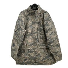 Parka All-Purpose Environmental Camouflage Gore-Tex Gore-Seam Military Hoodie Jacket Size L Long. Pre-Owned But Never Worn. Like-New Condition. Inside Has Pen Markings “Burton”. Features Concealed Hoodie, Full Zip, Pit Vents And Pockets. See Photos For Details. You Will Get Exactly As Pictured! Sold “As Is!”. Materials: 100% Nylon Measurements (Laying Flat): Chest: 23” Length: 29” Tactical Windbreaker For Fall Hiking, Khaki Combat Outerwear For Outdoor Activities, Combat Style Khaki Outerwear For Outdoor Activities, Khaki Windproof Hunting Outerwear, Windproof Khaki Outerwear For Hunting, Tactical Long Sleeve Windproof Outerwear, Tactical Khaki Outdoor Outerwear, Khaki Windproof Outerwear For Fall, Fall Combat Windbreaker For Outdoor Activities