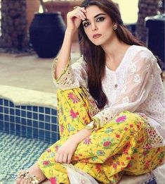 Lawn dress by Maria b M#L 89 Net Sleeves, Latest Designer Dresses, Lawn Dress, Eid Dresses, Maria B, Desi Fashion, Outfits Winter, Indian Designer Wear, Pakistani Fashion