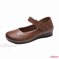 Cozy and Comfortable Single-Shoe Design for Women Brown Closed Toe Casual Flats, Casual Brown Closed Toe Flats, Brown Closed Toe Flats For Fall, Casual Flats With Medium Width And Round Toe, Brown Walking Shoes With Cushioned Footbed And Flat Heel, Brown Flat Heel Walking Shoes With Cushioned Footbed, Brown Walking Shoes With Cushioned Footbed, Fall Walking Shoes With Rubber Sole, Closed Toe, Fall Closed Toe Walking Shoes With Rubber Sole