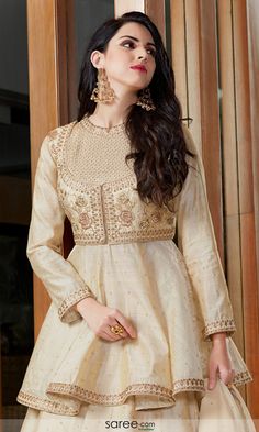 Peplum Blouse Indian, Sharara Design, Sewing Styles, Peplum Top Outfits, Long Blouse Designs, Lehenga Choli Designs, Navratri Dress, Choli Blouse, Traditional Blouse Designs