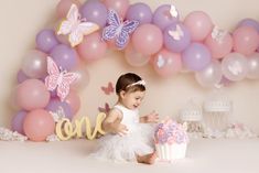 Butterfly Cake Smash Ideas, Smash Cakes Ideas, Pastel Cake Smash Photo Shoot, Butterfly Cake Smash Photography, Baby Cake Smash Ideas, Cake Smash Girl Theme, Smash Cake Photoshoot Ideas, Baby Girl Cake Smash Theme, Cake Smash Themes Girl