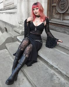 Outfit Inspo 90s, Witches Coven, Goth Outfit Inspo, Gothic Outfit, Goth Outfit Ideas, Aesthetic Fairy, Goth Look, The Witches