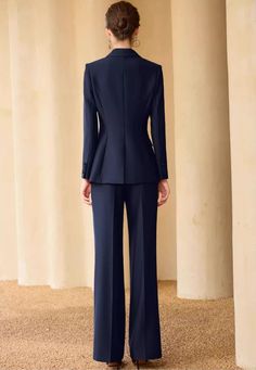 Wide Leg DoubleBreasted Pantsuit – FashionByTeresa Classy Suits For Women, Pant Suits For Women Business, Ceo Fashion, Black Pantsuit, Pant Suits For Women, Kate Middleton Outfits, Branded Outfits, Formal Office, Women Suits