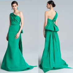 $5,990 Oscar De La Renta Vivid Green Silk Runway Gown Us S Gorgeous New With Price Tag $5,990 Oscar De La Renta Exclusive Vivid Green 100% Pure Silk Evening Gown. Beautiful Big Bow Back. This Stunning Gown Will Will Be Lighting Up Any Dance Floors. You Will Be The Queen Of Any Party When You Make Your Entry In This Beautiful Flouncy Vivid Green Gown - It Is So Full Of Life. Beautiful Small Train On The Bag. Stunning Big Bow On The Back. Build In Corset For Support And Perfect Figure. A True Piec Green Pre-draped Evening Dress, Green One-shoulder Wedding Gown, Green One-shoulder Evening Dress For Wedding, Green One-shoulder Gown With Fitted Bodice, Green Sweep Train Dress For Formal Occasions, Green Formal Dress With Sweep Train, Formal Green Dress With Sweep Train, Green Pre-draped Evening Gown, Green Pre-draped Evening Dress With Fitted Bodice