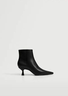 Voici la tendance botte la plus accessible et la plus chic de la saison (et voici où se la procurer) ! - Grazia Pointed Heel Boots, Black Pointed Heels, Wide Heels, Pointed Heels, Ballerina Shoes, Heel Boots, Womens Boots Ankle, Heeled Ankle Boots