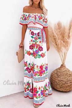 Olivia Mark - Elegante vestido blanco de patchwork con hombros descubiertos y estampado callejero de moda Vintage Long Dress, Boho Party, Ruffles Fashion, Langer Rock, Rainbow Dress, Maxi Robes, Hem Design, Boho Print, Style Maxi Dress