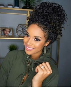 Curly Hairstyles Black Woman Curly Hair Updo, Medium Curly Hair Styles, Hair Styles 2017, Hair Dos, Curly Hair Styles Naturally, Naturally Curly