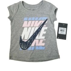 Nike Girls Toddler Sportswear Graphic T-Shirt, Carbon Heater. NWT! Size 2T Open to offers! Kids Athletic, Black Short Sleeve Shirt, Nike Shirt, Nikes Girl, Iconic Style, Athletic Shirts, Girls Toddler, Nike Shirts