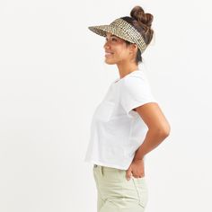 DESCRIPTION Elevate your sunny style with this premium wheat straw visor. Maybe it's a messy high bun or that sandy braid, take the Capri Visor in Pepper on your next sunny escapade. One Size Hand woven wheat straw visor Elastic strap closure Metal tree logo badge Increased UV resistance *Please note our visors are hand woven from straw and other natural materials, weave may vary slightly from piece to piece. Each visor is individually crafted and is unique in its own way. Sizing may vary. Retur