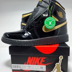 2020 Air Jordan 1 Retro High Og Gs 'Black Metallic Gold Size 7y For Women Fits 8.5 Brand New Never Worn In Box Custom Sneakers Diy, Fly Shoes, Nike Waffle, Nike Gold, Black Leather Sneakers, Air Jordan 1 Retro High Og, Nike Air Zoom Pegasus, Air Jordan 1 Retro High, Nike Air Huarache