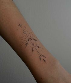 Tattoo ideas Small Finger Tattoos, Hand And Finger Tattoos, Boho Tattoos, Spine Tattoos For Women, Ornamental Tattoo, Inspiration Tattoos, Парные Тату, Red Tattoos