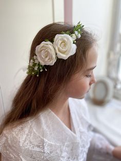 One Side First Communion Flower Crown will emphasize the natural beauty of the owner. It will give tenderness, elegance, and at the same time confidence. I was inspired by nature and its colors to make a wreath. Therefore for creation use high-quality materials close to real colors. You can order your own product. I know how important it is to be special on this day! SIZE: The size is adjustable by a ribbon. It is suitable both for a child and an adult. It goes from a girth of 48 cm or 19 inches Communion Crown, Flower Crown Flower Girl, Floral Crown Wedding, Make A Wreath, Flower Girl Crown, Girls Crown, Hair Wreaths, Crown Flower, Crown Design