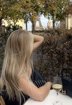 Hair Inspo Color Natural Blonde, Neutral Blonde Balayage On Brown Hair, Highlights Sandy Blonde Hair, Lived In Blonde Cool Tone, Hair Colour Ideas For Green Eyes, Cool Toned Lived In Blonde, Cool Lived In Blonde, Face Framing Fine Hair, Blonde Highlights Cool Tone