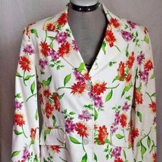 Beautiful Patchington Burt Waters Floral Cotton Spandex Button Front Lined Denim Style Jacket Size 8 Shell:96% Cotton, 4% Spandex Lining 100% Polyester Armpit To Armpit 20.25" 51 Cm. Sleeve From Shoulder Seam To Hem 23" 58 Cm Length From Center Back Collar To Hem 21.5" 55 Cm Retail $138.00 White Collared Blazer With Buttons, Spring Fitted Blazer With Button Closure, Fitted Spring Blazer With Button Closure, Fitted Floral Print Cotton Blazer, Fitted White Collared Blazer, Fitted Cotton Blazer With Snap Buttons, Tailored Spring Blazer With Snap Buttons, Retro Spring Blazer With Lapel Collar, Retro Blazer With Lapel Collar For Spring